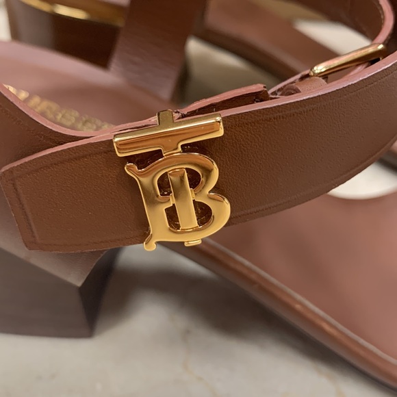 BURBERRY ALF HOLLYWELL 50 BLOCK HEEL SANDALS TAN WITH GOLD TB SIDE STRAP LOGO 40 - Picture 4 of 13